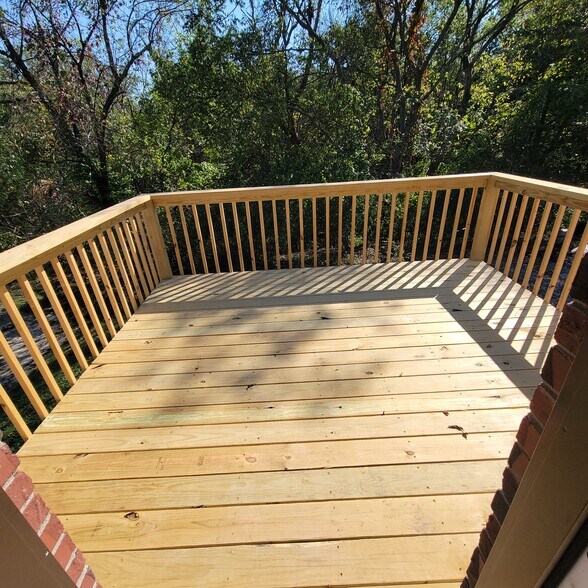 Deck - 429 Hutton Ln