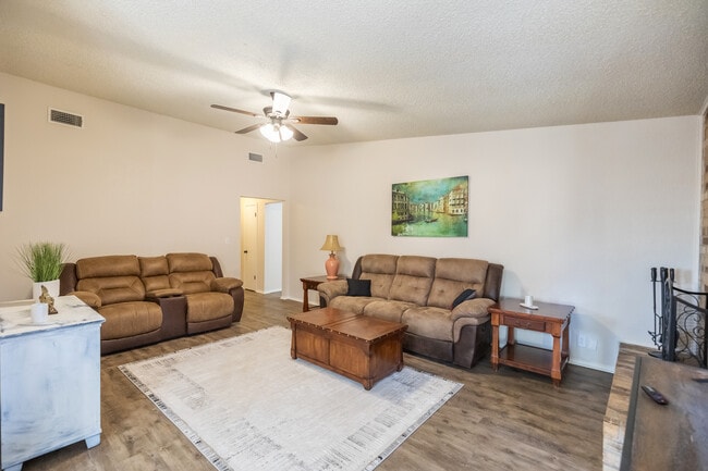 Building Photo - 5457 Blue Quail Dr