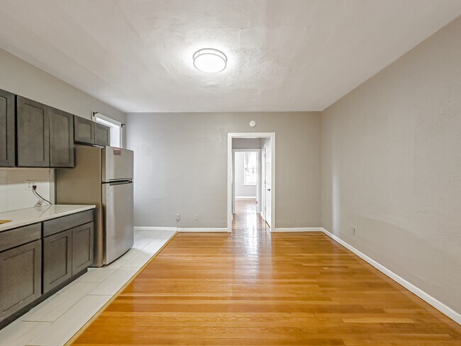 Building Photo - 758 Jersey Ave