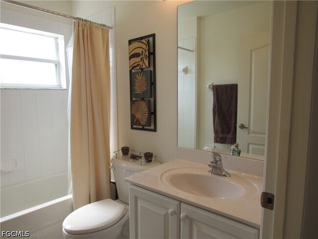 Building Photo - 10537 Washingtonia Palm Way