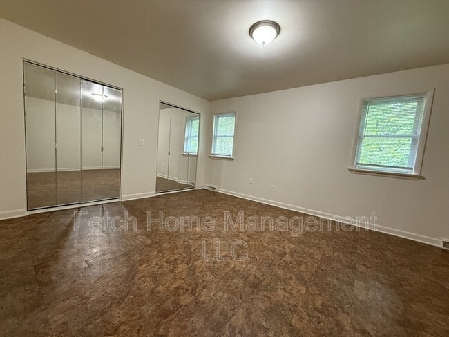 Building Photo - 855 S Pearl St