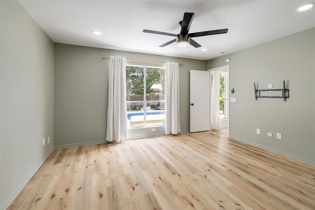 Building Photo - 1205 Rambling Trail