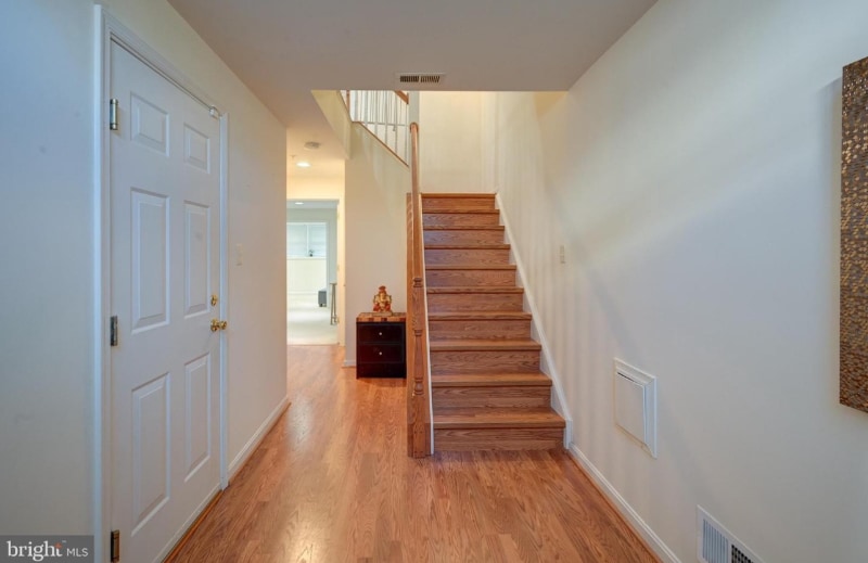Building Photo - 8827 Montjoy Pl