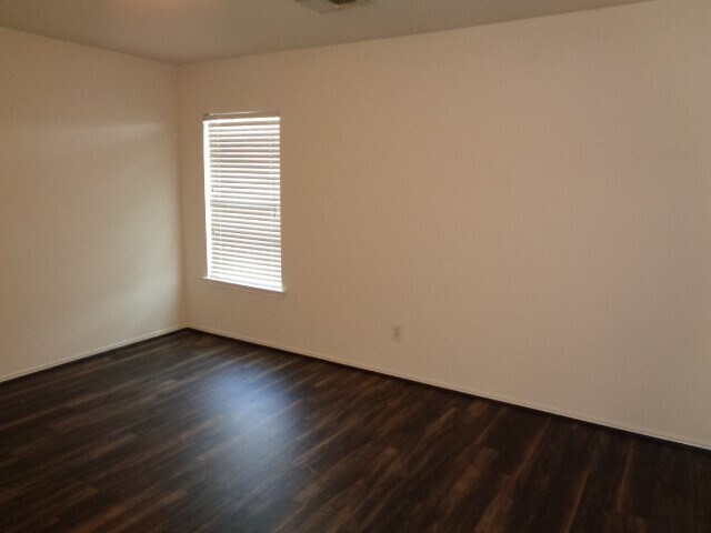 Building Photo - 16747 Fallen Timbers Dr