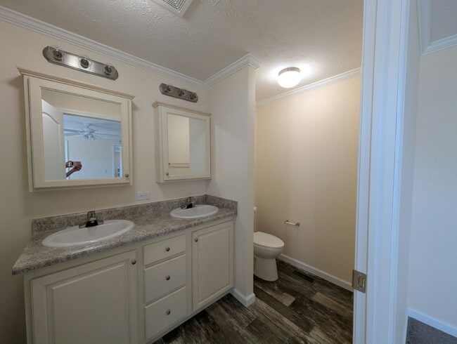 Building Photo - 52545 Elmcrest Ct