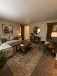 Building Photo - Make Your Move To Prosser!