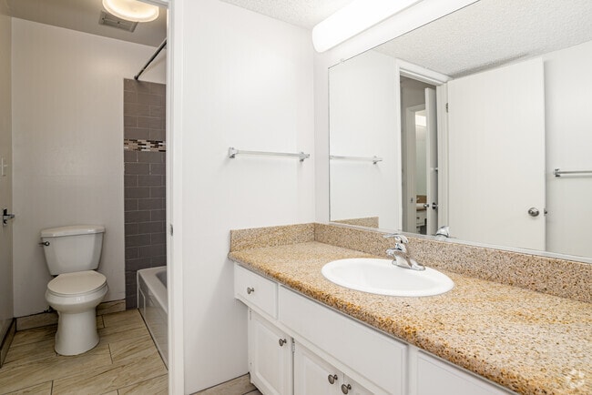 2BR, 1BA - 1,034SF - Marconi Gardens Apartments