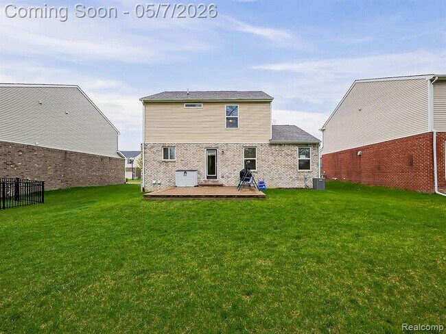 Building Photo - 8640 Quincy Dr