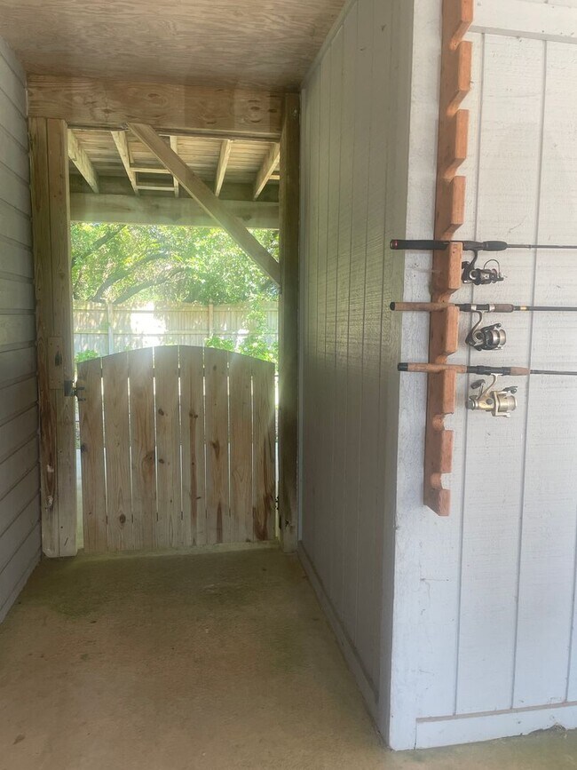 Building Photo - Long term rental in Nags Head