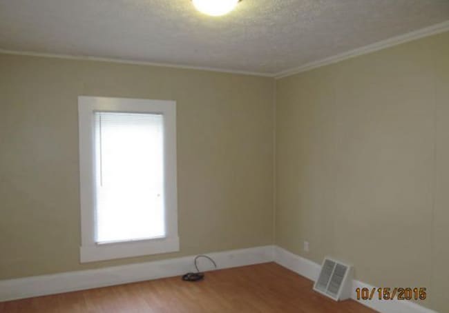 Building Photo - 920 E Shiawassee St