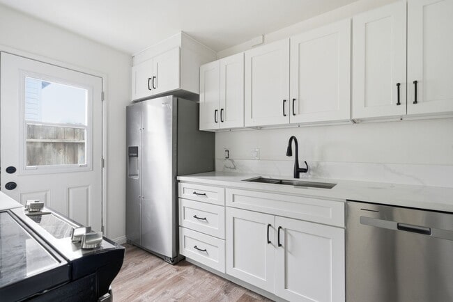 Building Photo - 1172 N Shattuck St