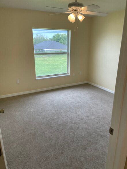Building Photo - 127 Madrid Dr