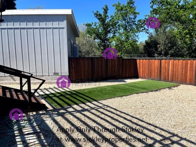 Building Photo - 1692 Oak Park Blvd