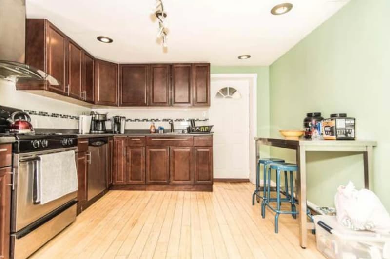 Building Photo - 1313 S American St