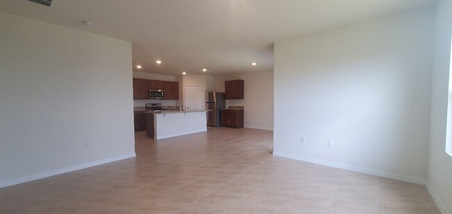 Building Photo - LIKE NEW/1-YEAR OLD!!! 4-Bedroom, 2-Bathro...