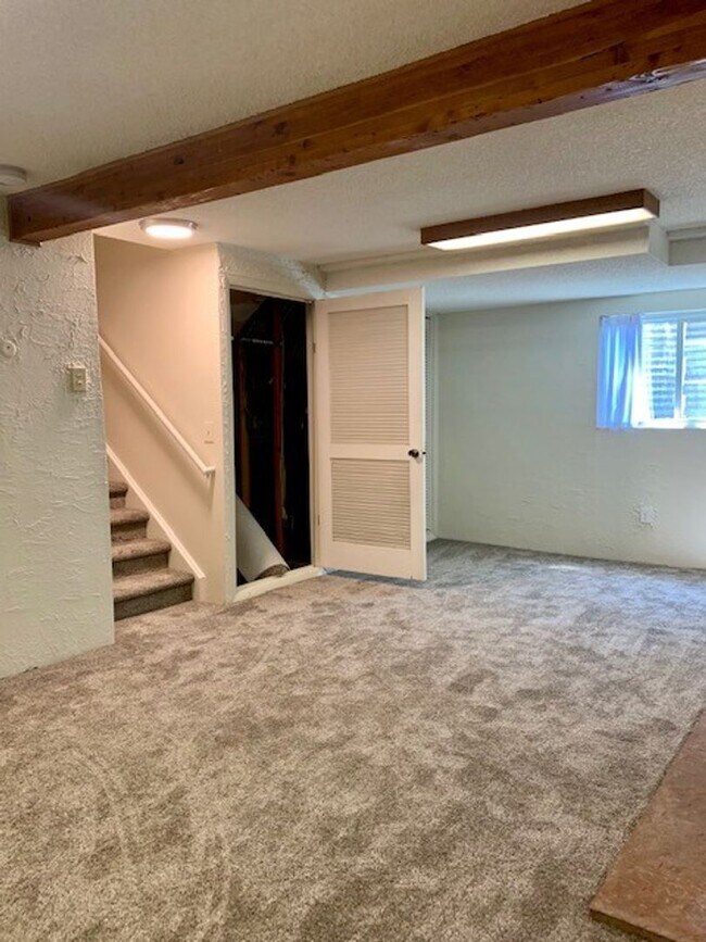 Building Photo - STUDENTS WELCOME! 3-Bed / 2-Bath Home 2 Miles from CSU