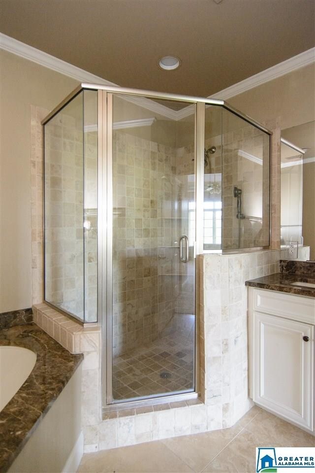 Building Photo - 2600 Highland Ave