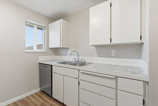 Building Photo - 2914 N Hogan St