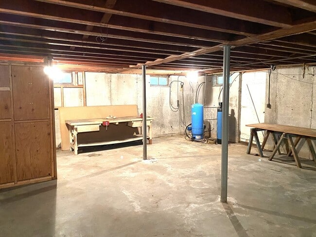 Building Photo - 463 Bailey Rd