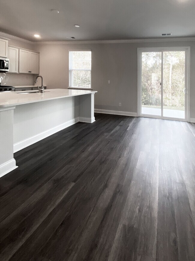 Building Photo - 6015 Forest Dell Ct