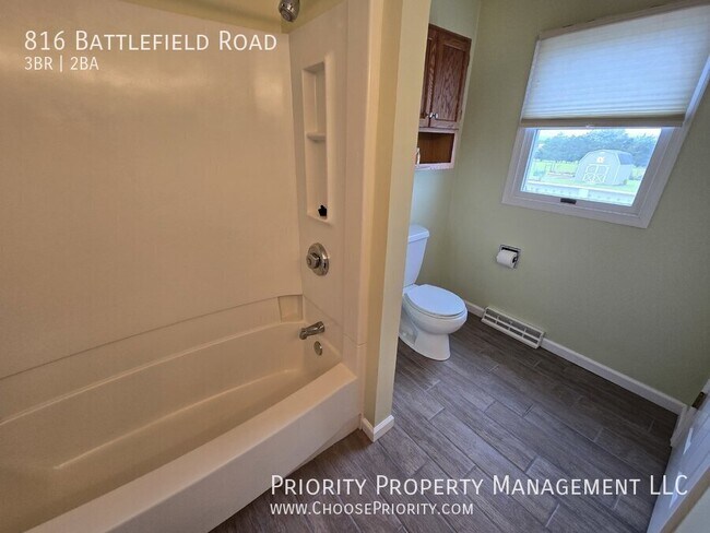 Building Photo - 3BR 2BA Single Family Home, Ft Defiance