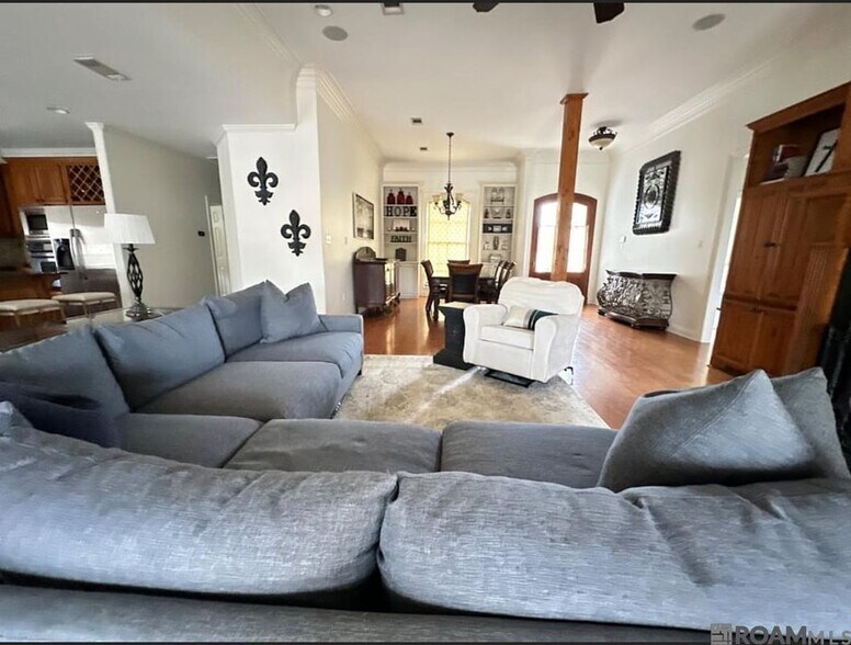 Building Photo - 37313 Mindy Wy Ave