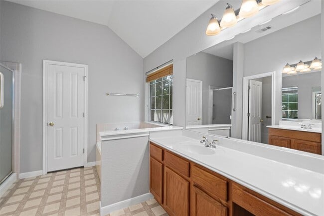 Building Photo - 901 Cashew Ln