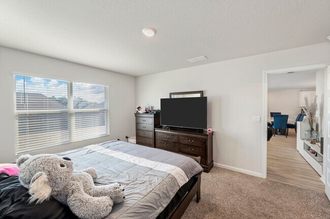 Building Photo - 4735 Airmen Dr