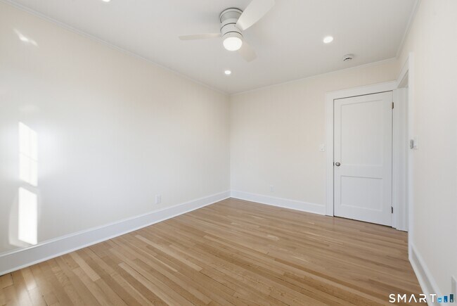 Building Photo - 44 Lorraine Terrace