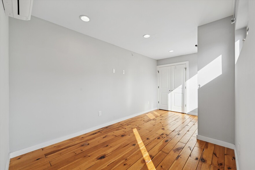 Building Photo - 2521 E Dauphin St