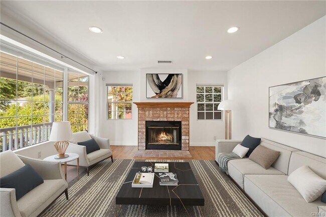 Building Photo - 22055 Del Valle St