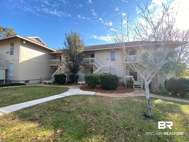 Building Photo - 2055 Sea Cliff Dr N