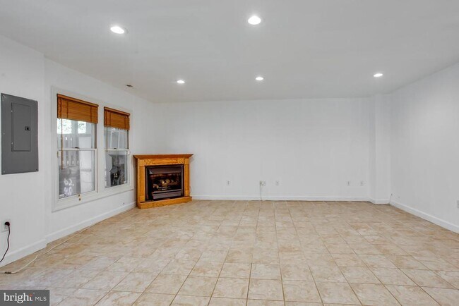Building Photo - 6248 Levi Ct