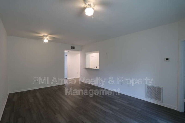 Building Photo - 9519 Newdale Way