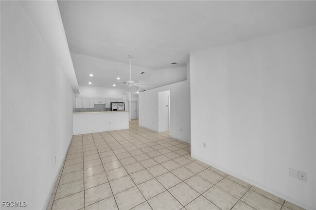 Building Photo - 1214 SE 24th Ave