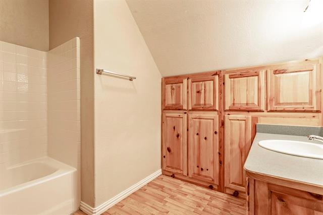 Building Photo - 206 Pr 4573