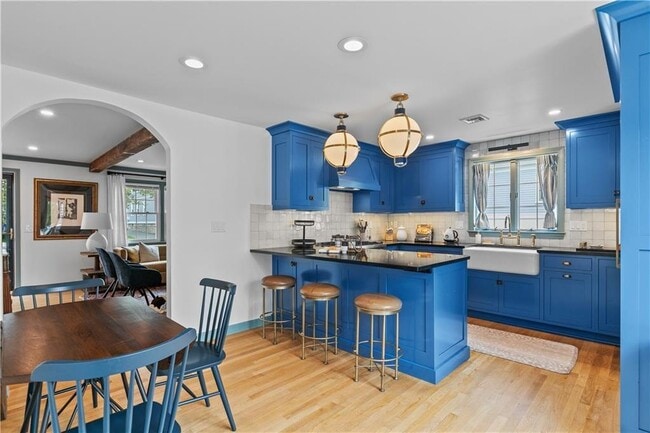 Building Photo - 1 Narragansett Ave