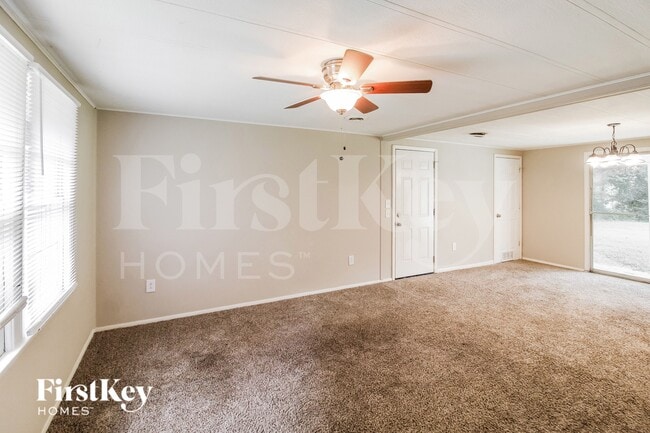 Building Photo - 1052 Adrian Cir SW