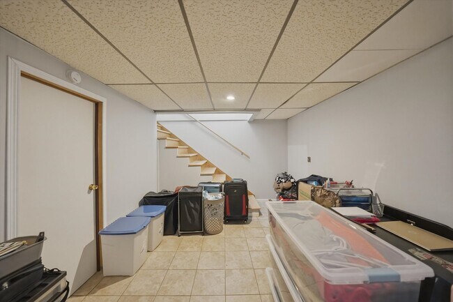 Building Photo - 1437 Sutter Dr