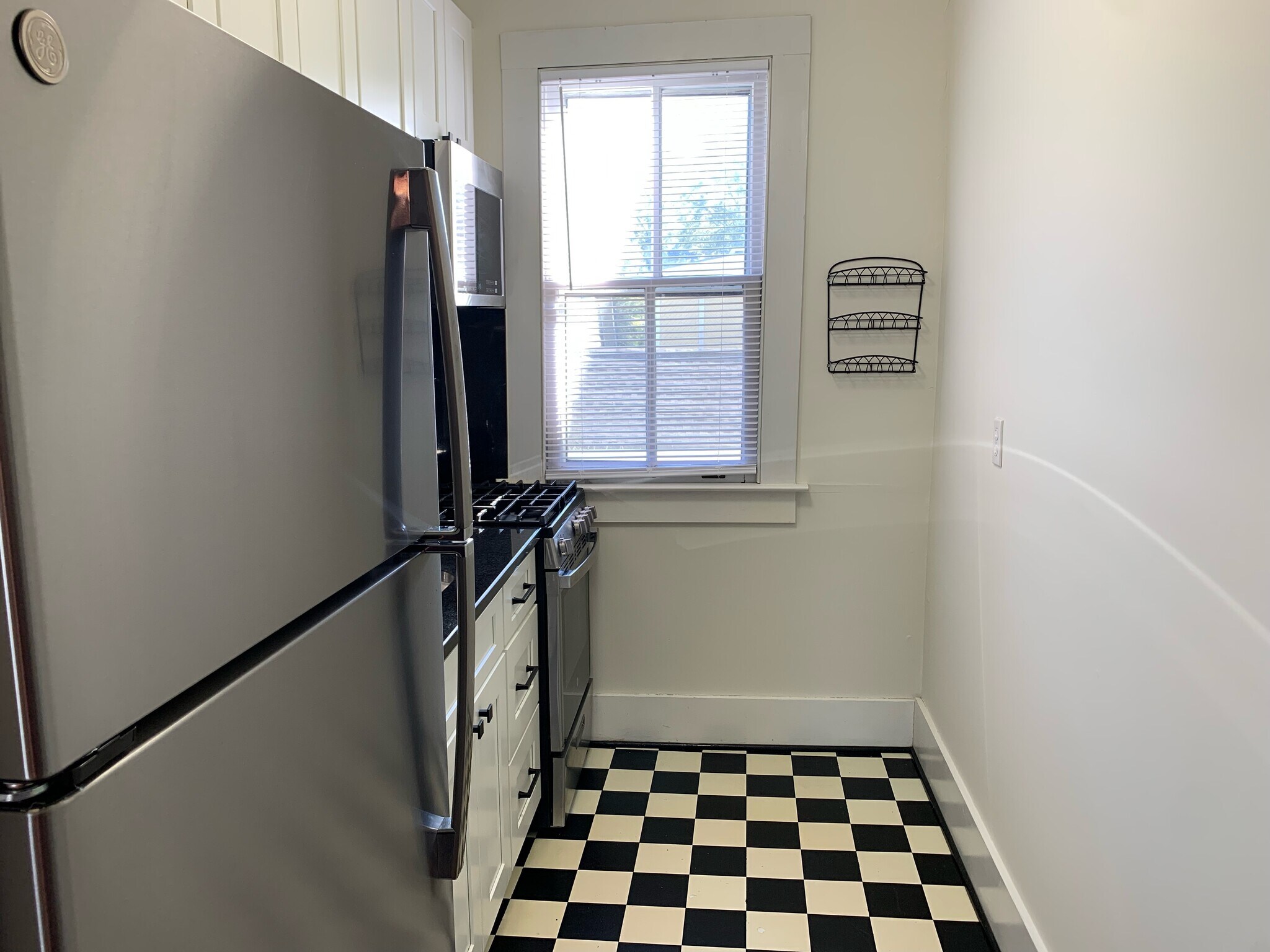 Building Photo - 315 S 5th Ave