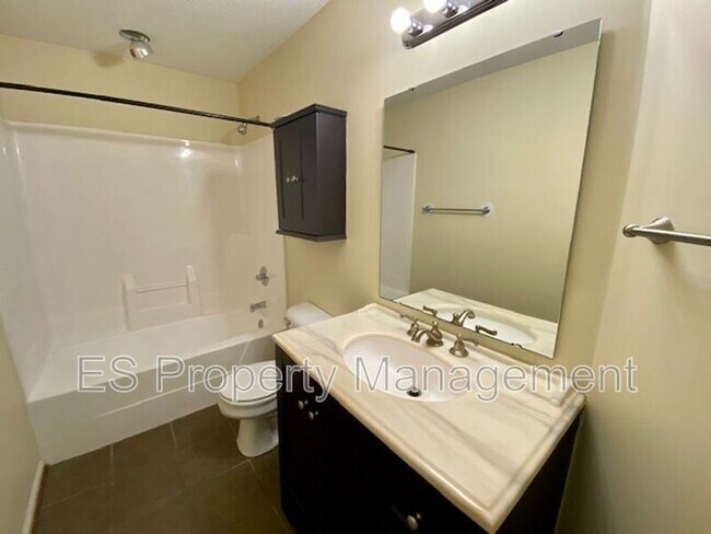 Building Photo - 6141 Wildcat Dr