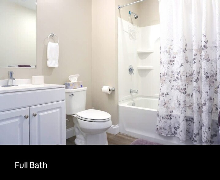 Building Photo - 148 Pearl St