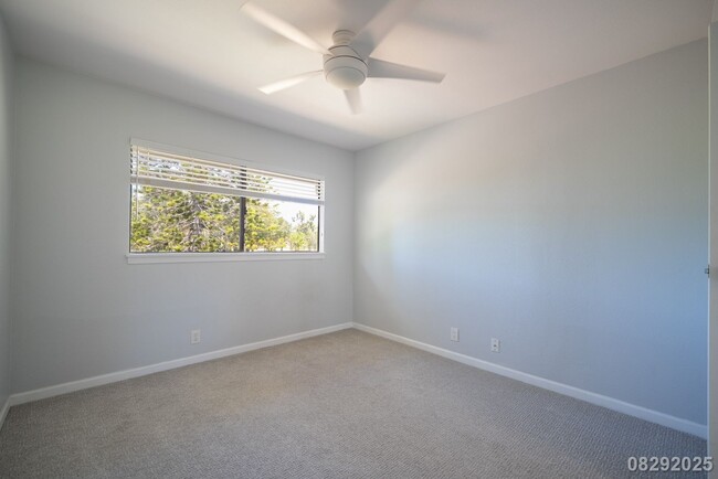 Building Photo - Spacious 3BR/2.5BA Mililani Townhome – $4,...
