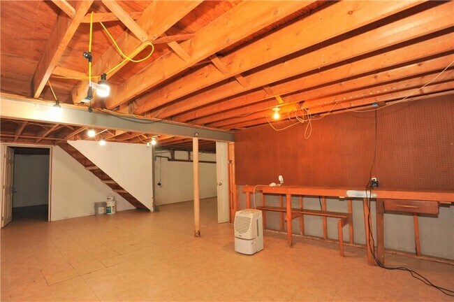 Building Photo - 15 Green Valley Dr