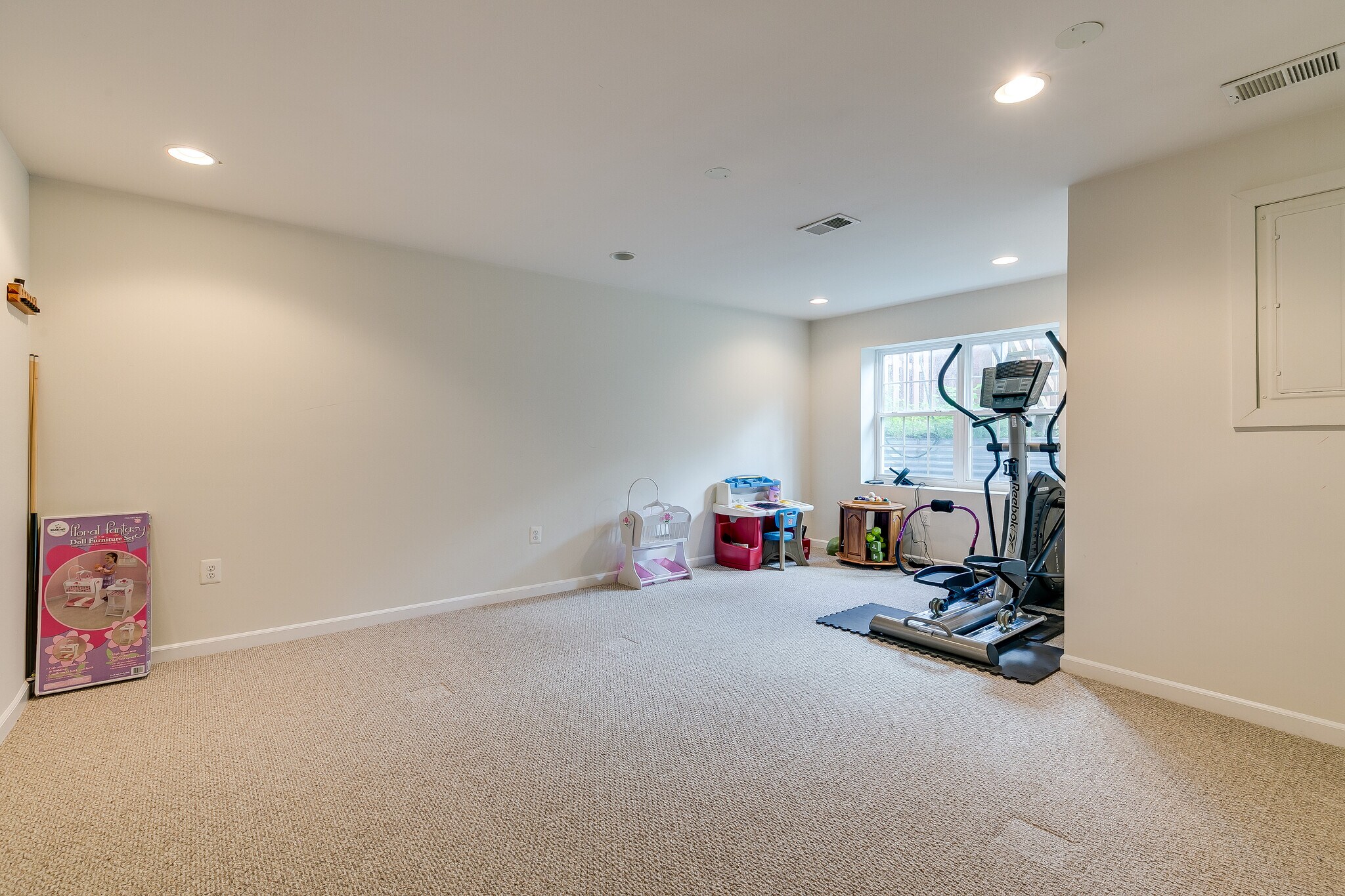 Building Photo - 2457 Silk Ct