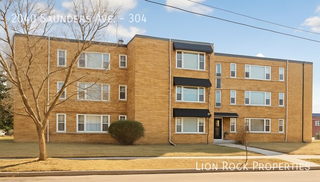 Primary Photo - 2040 W Saunders Ave