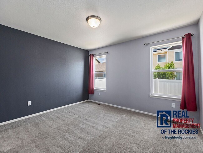 Building Photo - Beautiful, Well-Maintained Ranch Home in S...