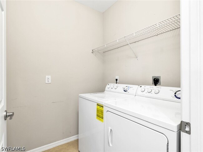 Building Photo - 8540 Violeta St