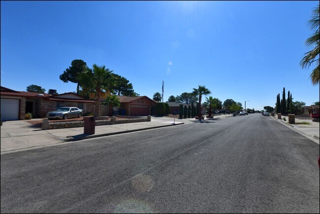 Building Photo - Pending