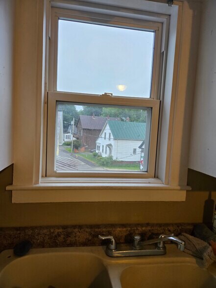 Building Photo - 3 King Ct